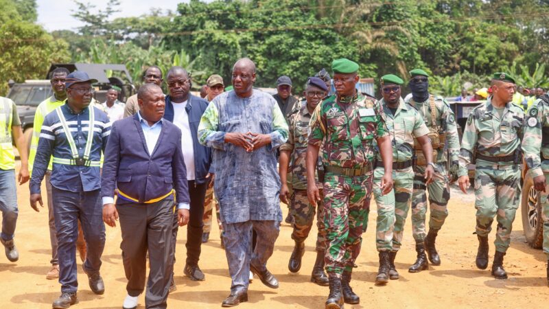 Gabon: Aménagement routier, le Chef de l’État effectue une visite des travaux de la route Ntoum-cocobeach