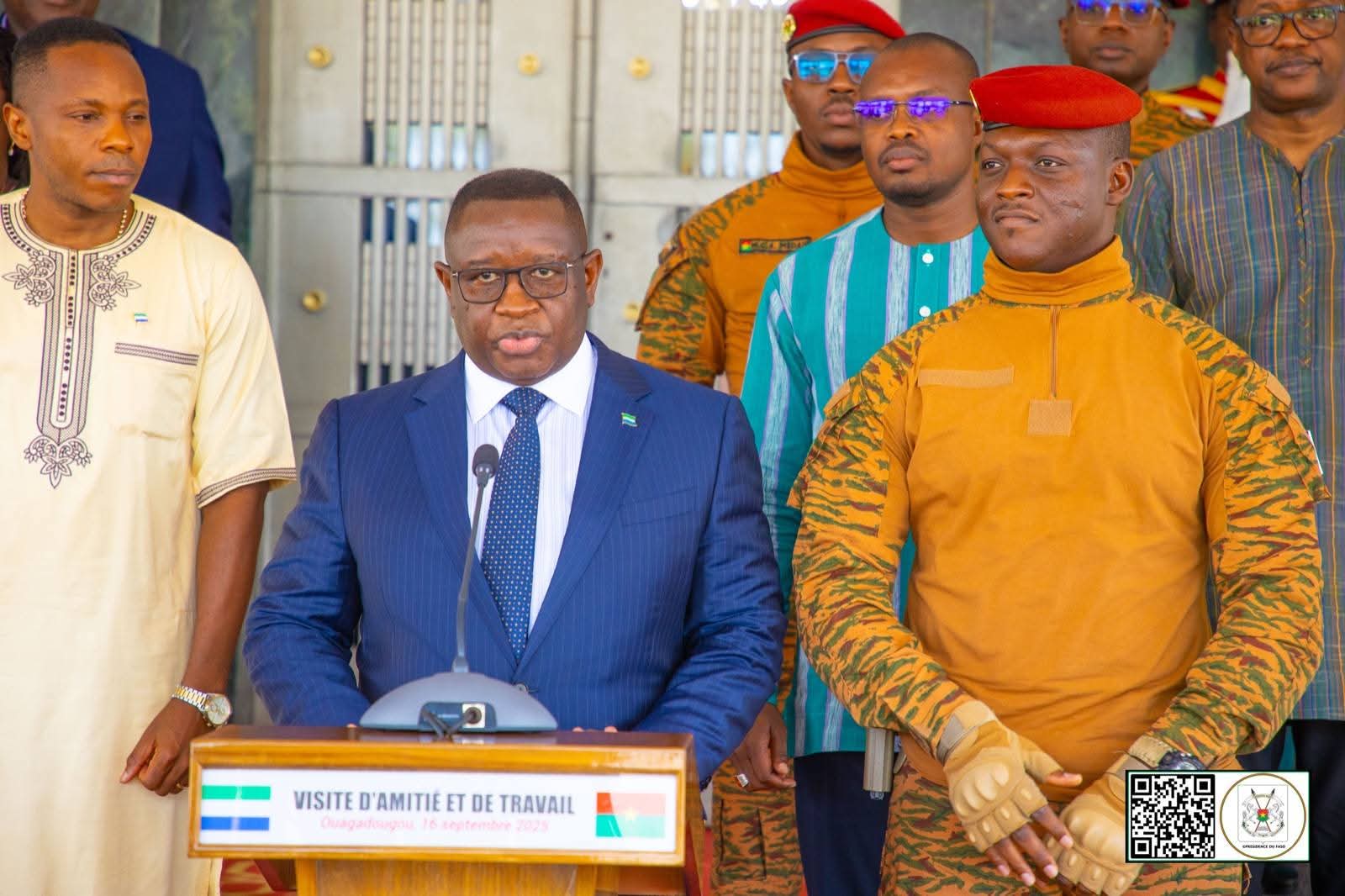 Burkina Faso : Le Président sierra-léonais Julius Maada BIO réaffirme le soutien de son pays au Président Ibrahim TRAORÉ